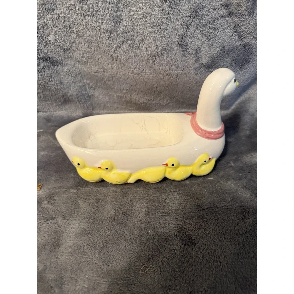 Vintage Soap Dish‎ Mother Goose with her Babies